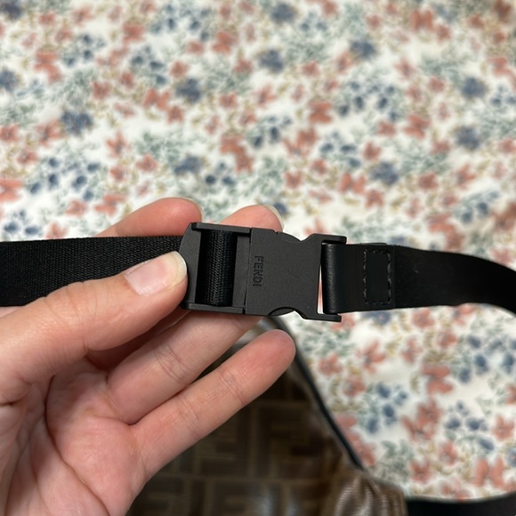 Fendi Fanny Pack cross body bag luxury casual sporty - Picture 8 of 9